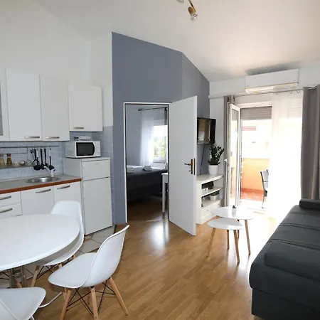 Apartment Loly Medulin