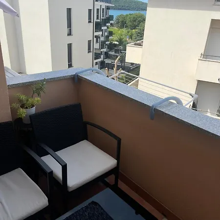 Loly Apartment *